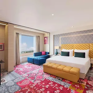 https://crystal-sarovar-premiere-agra.agrahotelsindia.net